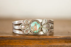 Single Stone with Pretty Details